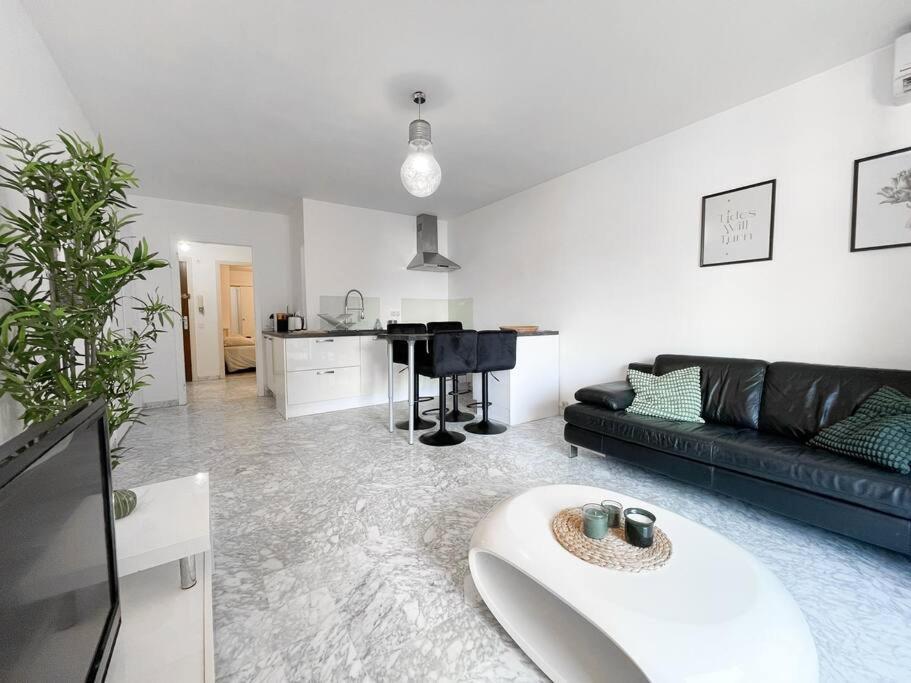 Cosy Deux Pieces Apartment Ментона Екстериор снимка