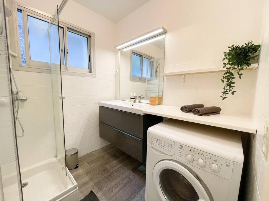Cosy Deux Pieces Apartment Ментона Екстериор снимка