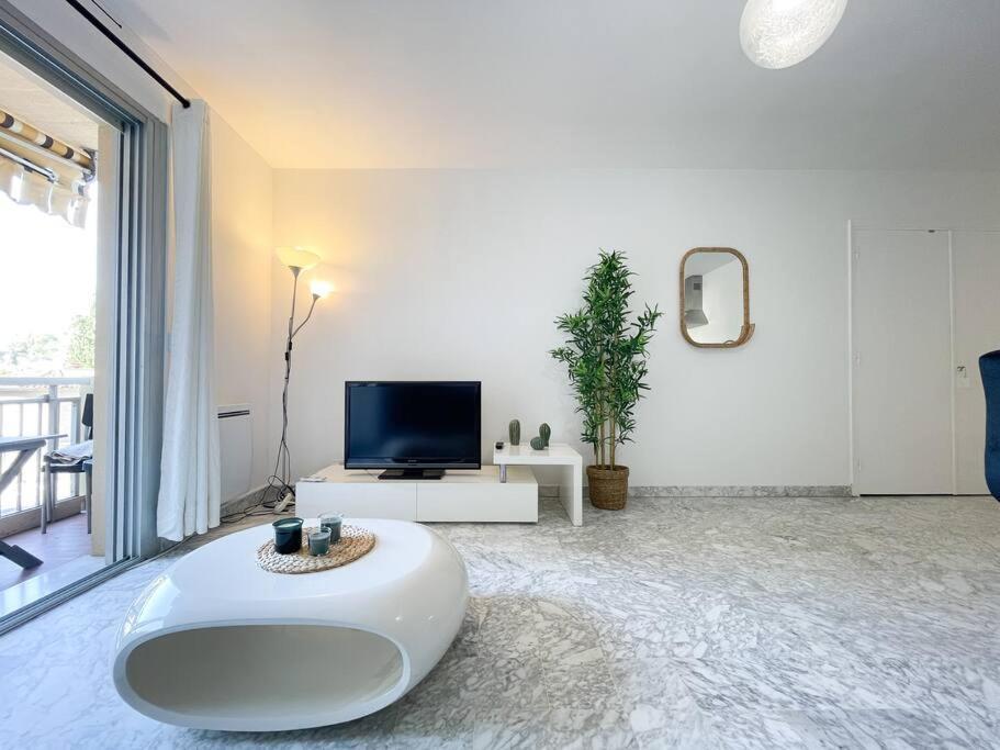 Cosy Deux Pieces Apartment Ментона Екстериор снимка