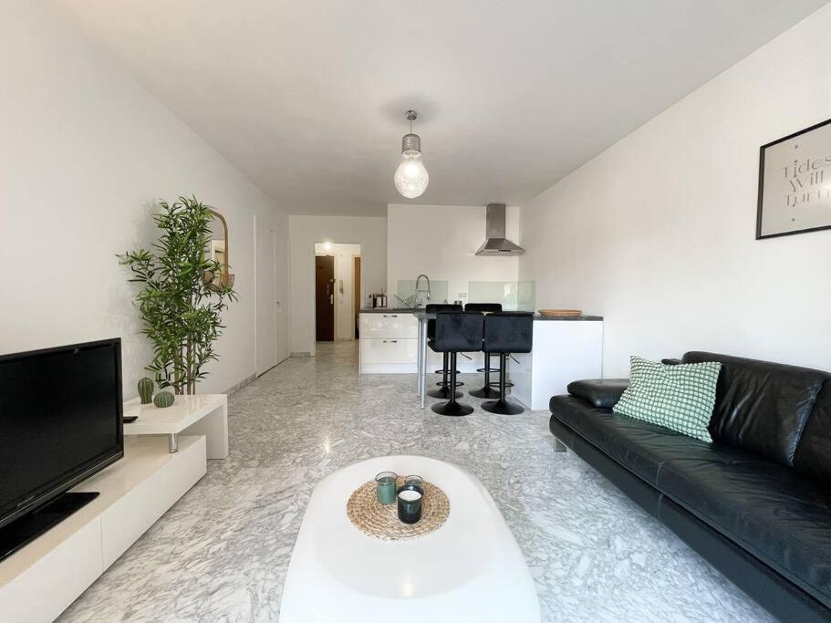 Cosy Deux Pieces Apartment Ментона Екстериор снимка