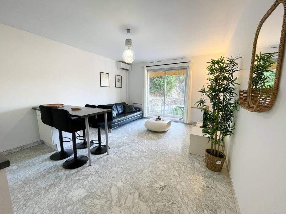 Cosy Deux Pieces Apartment Ментона Екстериор снимка